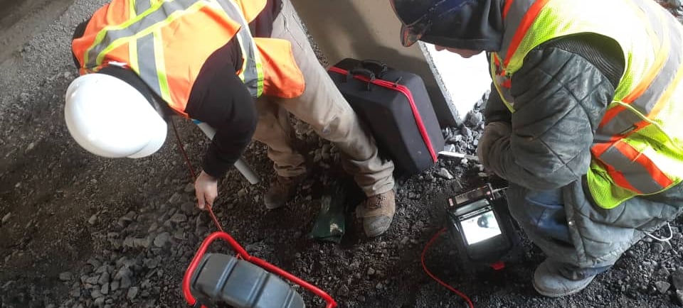 Équipe Débouchage Flow Pro Drain. Inspection de drain.