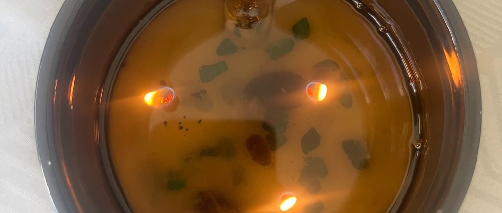 Une bougie artisanale vue de haut