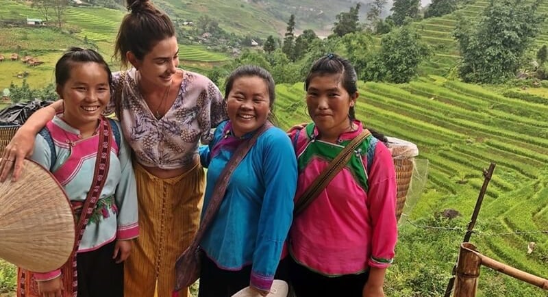 touriste avec des vietnamiens