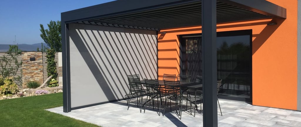 pergola bioclimatique à lames orientables chez AKS