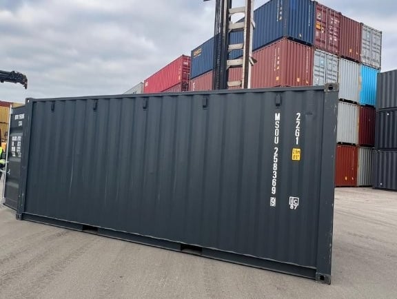 20'DC jūras konteinera sānu skats - krāsa RAL7016