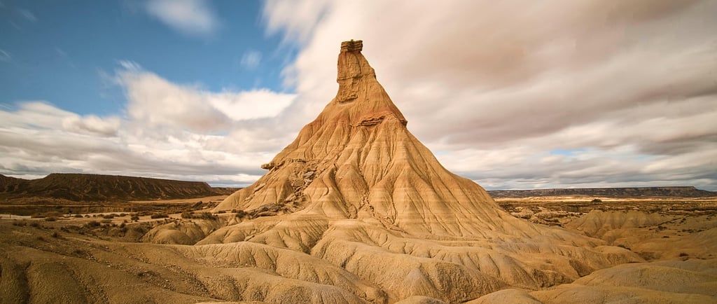 Formación rocosa única conocida como Castildetierra en el Parque Natural de las Bardenas Reales