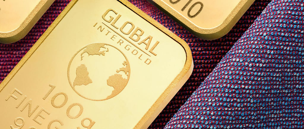 shiny gold symbolizing gold ira rollover from 401 (k) and roth IRA