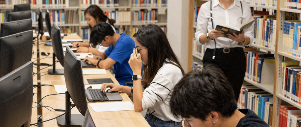 worm's-eye view photography of concrete building