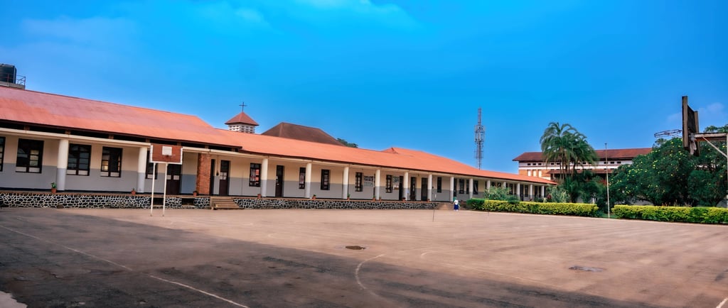 cours intérieure du lycée wima