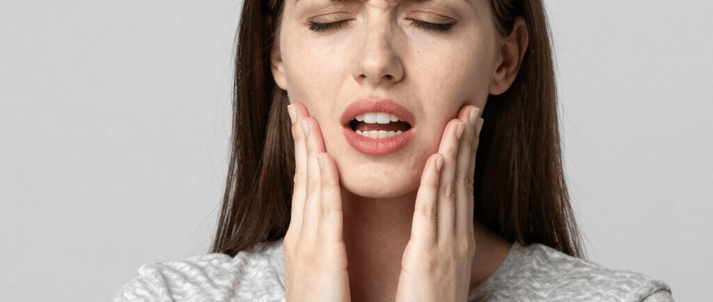 worm's-eye view photography of concrete building