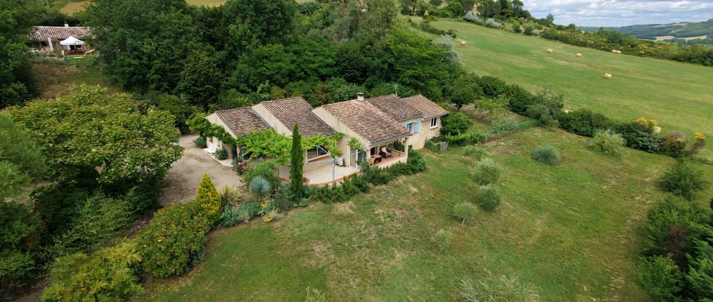 vue aérienne propriété à vendre dans le Tarn réalisée par drone immobilier