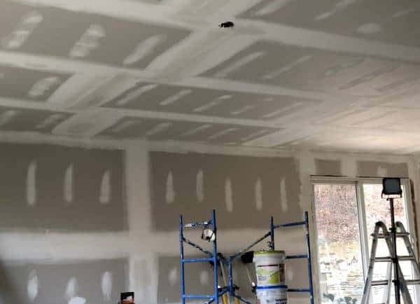 drywall ceiling and walls ready for paint