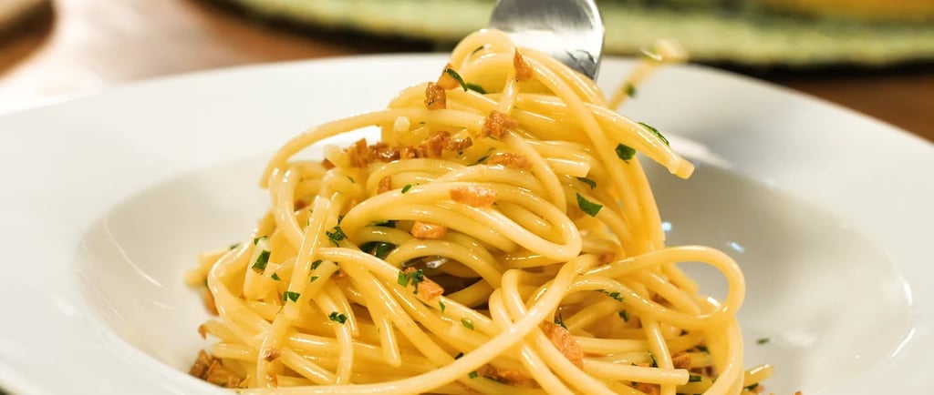 macarrão alho e óleo simples e barato com alho dourado caseiro