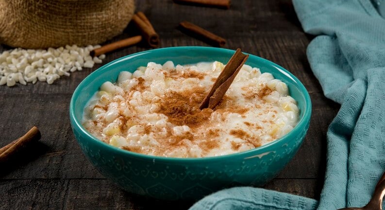 canjica cremosa simples e caseira com textura bem definida