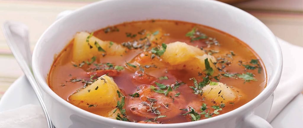 sopa de mandioca cremosa simples e barata servida quente caseira