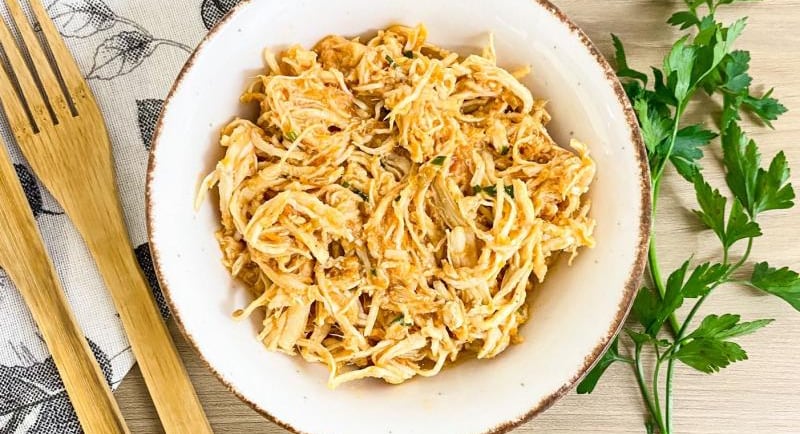 frango desfiado simples e barato temperado caseiro