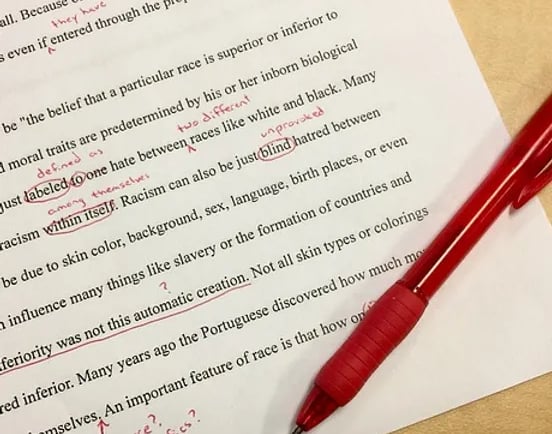 Correction pas chère : quel prix pour la qualité ?