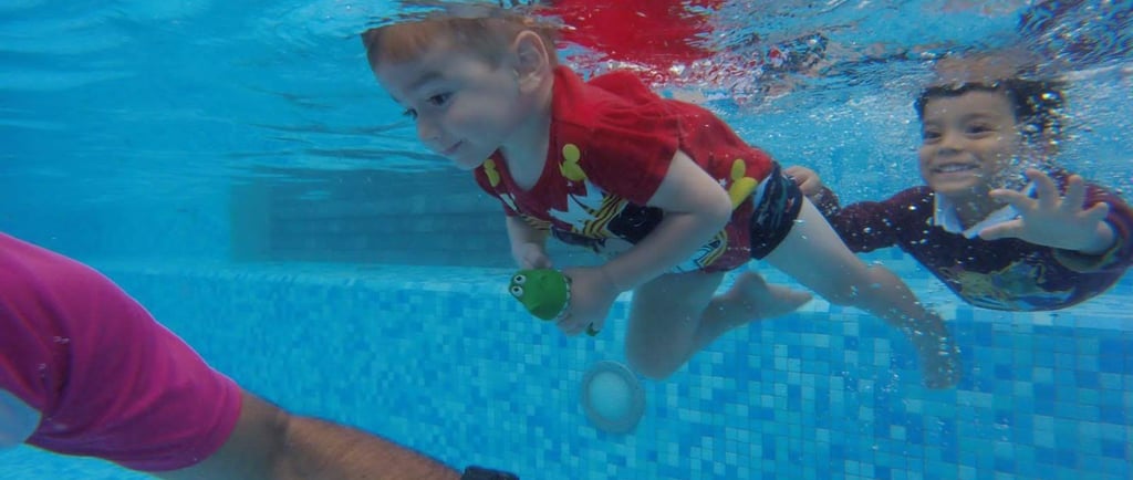 enseñando a nadar bebés y niños en merida yucatan
