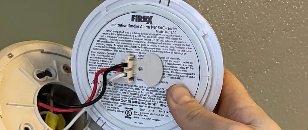 Ionization smoke alarm