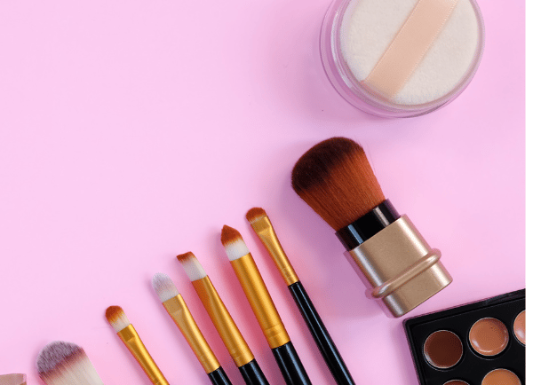 makeup brushes and compact and contour plate 