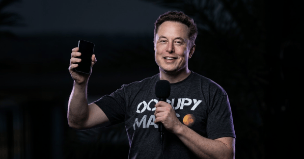 Elon Musk Siapkan Ponsel AI SpaceX, Pesaing Baru iPhone Jelang IPO?