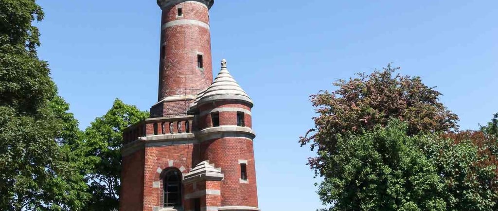 foto da vista do farol de Holtenau em Kiel