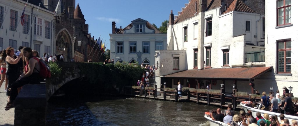 foto da cidade de Bruges vista da ponte