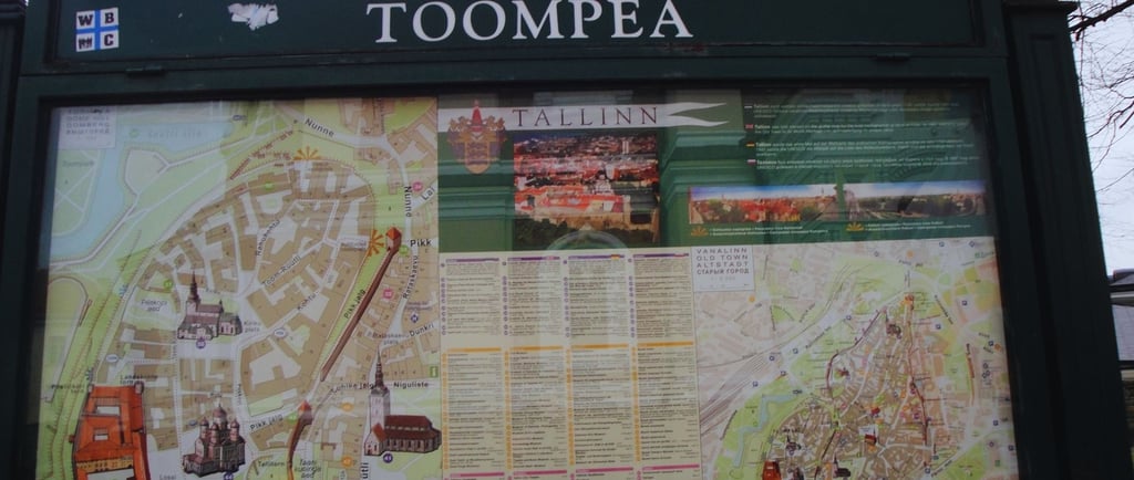 foto da placa de Toompea em Tallin