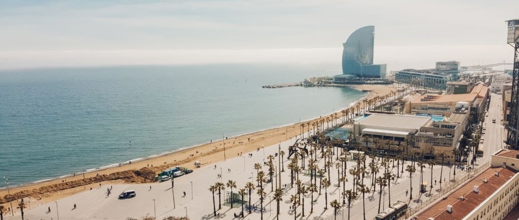 praia de barceloneta em barcelona