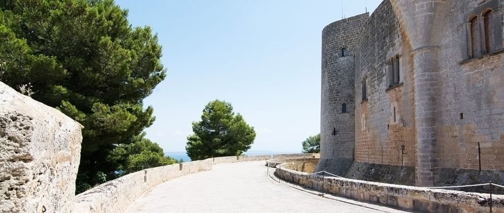 foto do exterior do castelo Bellver da cidade de palma mallorca