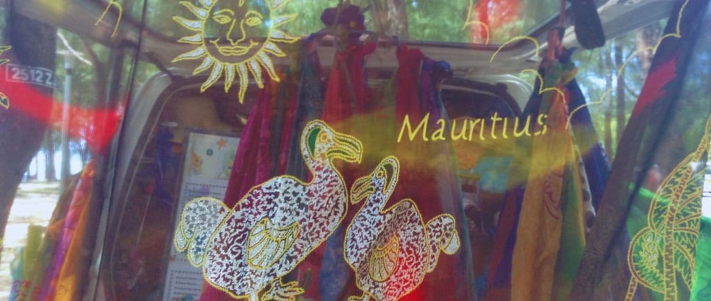 lojinha de roupas e artesanato na praia em port louis ilhas mauricio