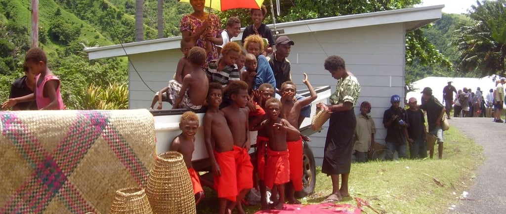 foto de vendedores locais na  ilha de Rabaul