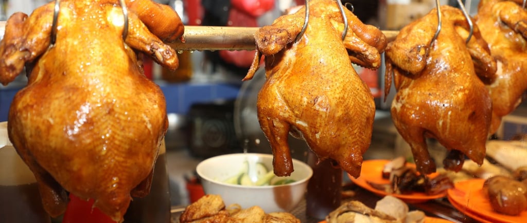 foto da comida de rua hawker center em singapura
