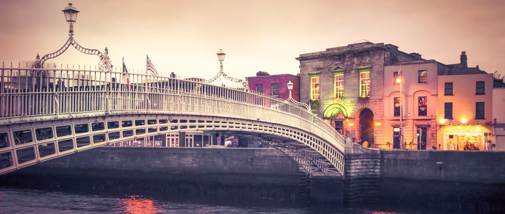 Foto da ponte Ha´penny em Dublin.
