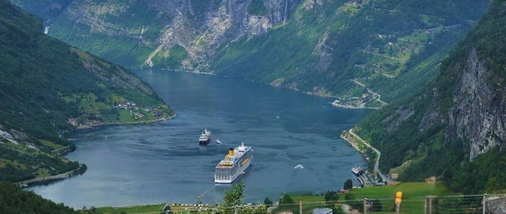 vista do mirante de flydalsjuvet em Geiranger