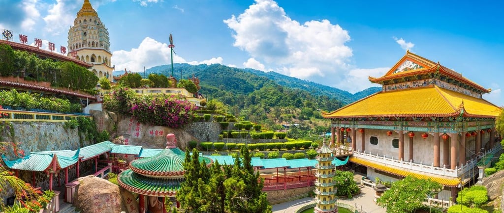 vista do templo kek lok si em penang malaysia
