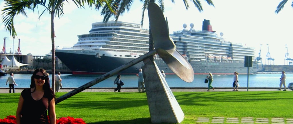 foto da autora no porto de las palmas em gran canaria