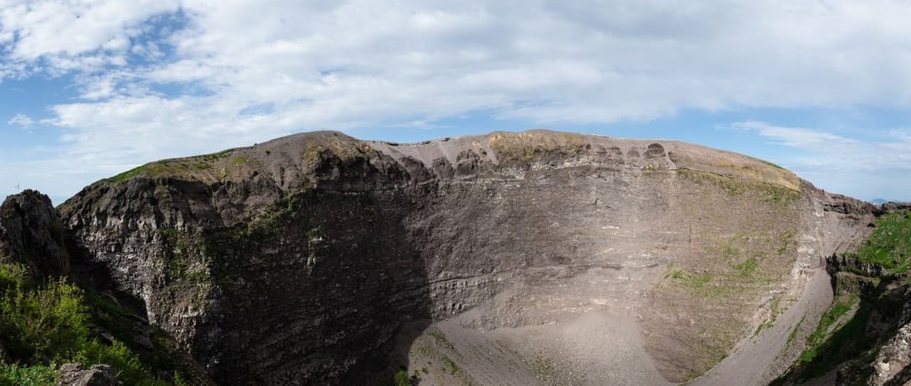 foto da vista do topo monte vesuvio