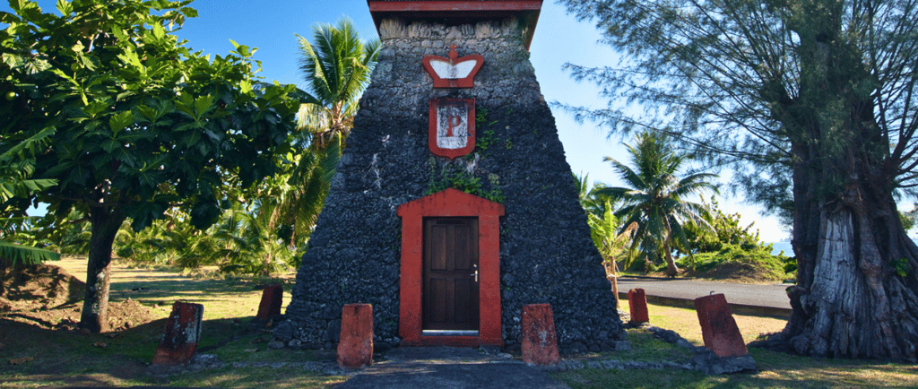 Tumba do Rei Pomare V em Papeete, último monarca do Taiti
