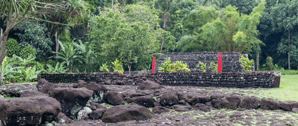Arahurahu Marae em Papeete, templo polinésio antigo bem preservado