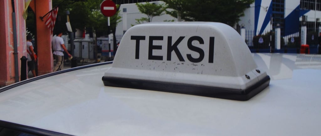 foto de um taxi em penang