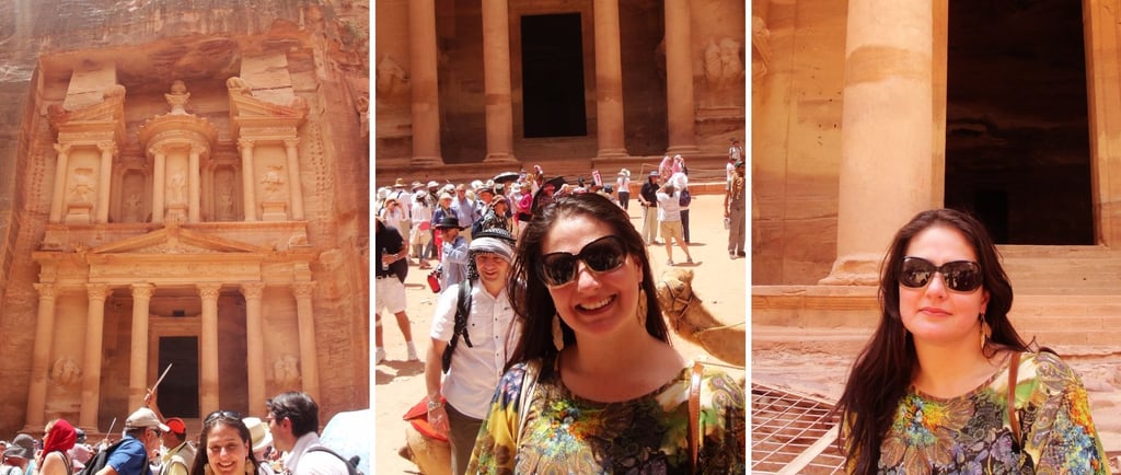 Autora contemplando o Tesouro de Petra, capturando a grandiosidade da estrutura.