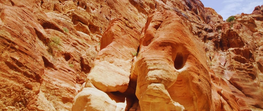 Pedra do Elefante em Petra, com contornos que lembram a silhueta de um elefante.