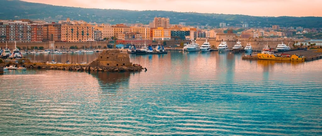 foto da vista da cidade de civitavecchia