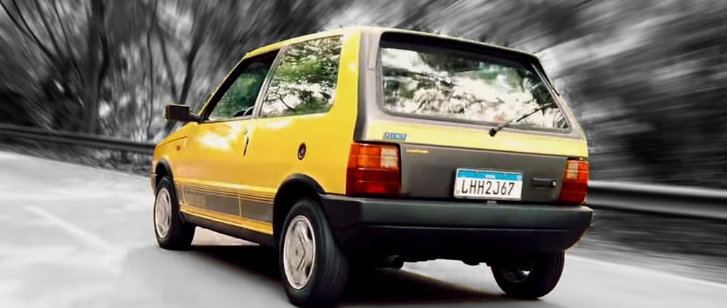 Fia UNO 1.6 R amarelo