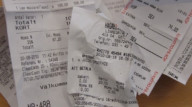 Bild på kvitton illusterrar kummunanställds privata inköp i artikeln