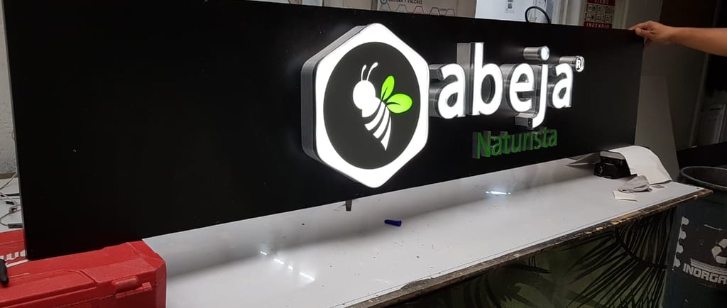 Fabricación de letras 3D en CDMX  Instalación de logotipos en acrílico  Letras de aluminio