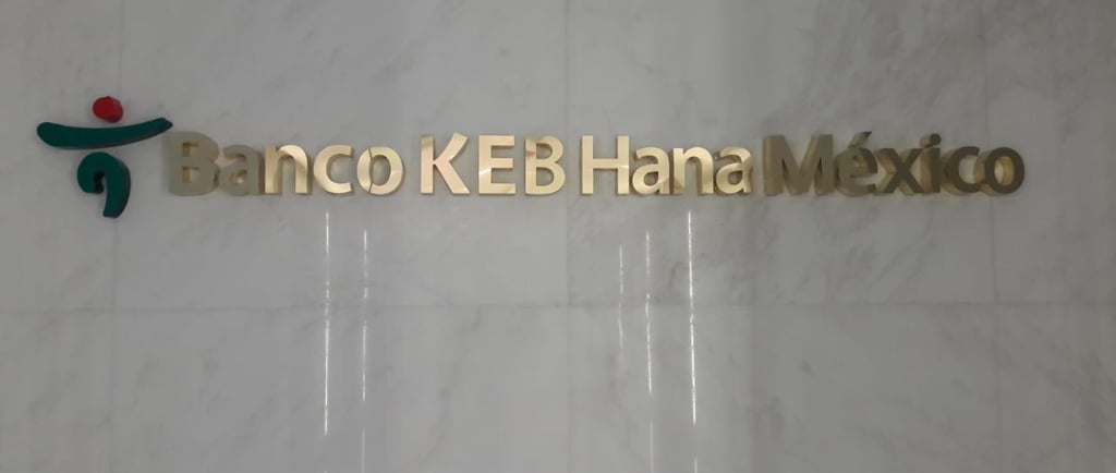 Letras 3D aluminio oro, señalética de lujo CDMX, logotipos dorados 3D, anuncios elegantes 
