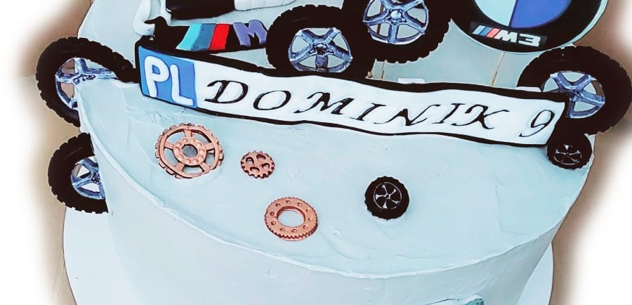 BMW fan - ledowe światła na torcie...