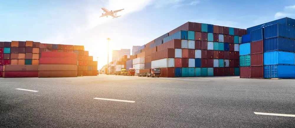 [Shipping Terms Explained] Understanding FOB vs. CIF in Chinese Imports