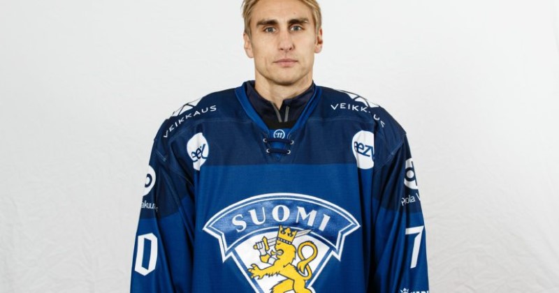 Valtteri Filppula suomen maajoukkue paidassa