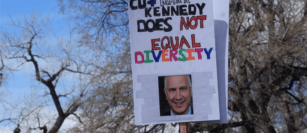 a sign that says,'what do you think?