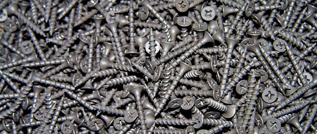 box of coarse thread drywall screws