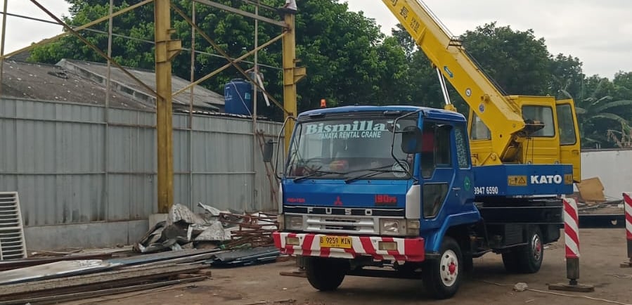 crane 7 ton siap untuk kontruksi